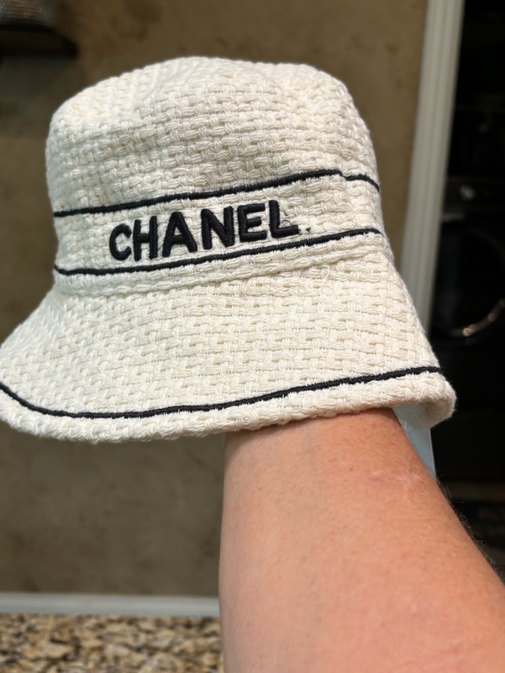 Bucket hat - Picture 4 of 6